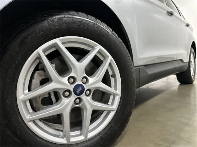 Thumbnail: 2022 Ford Edge - 28