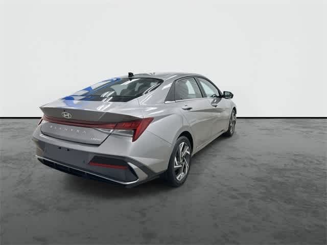 2024 Hyundai Elantra Limited photo 3