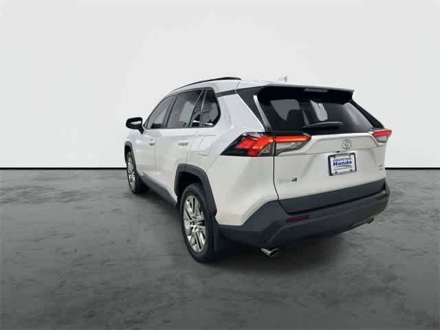 2021 Toyota RAV4 XLE Premium photo 2