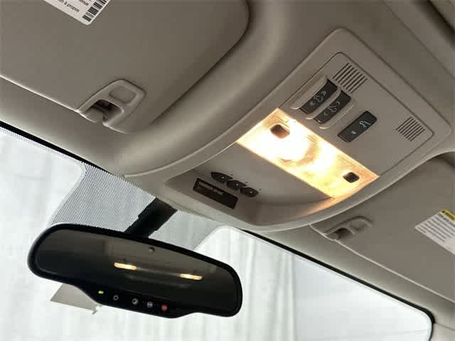 Thumbnail: 2013 Chevrolet Suburban - 21