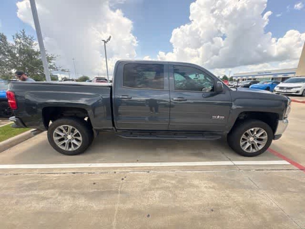 Used 2017 Chevrolet Silverado 1500 LT w/1LT Truck Crew Cab