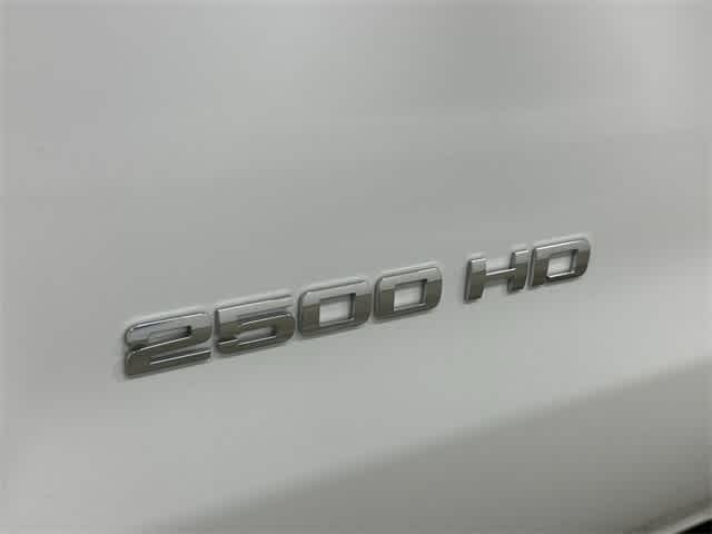 Thumbnail: 2015 Chevrolet Silverado 2500 - 30