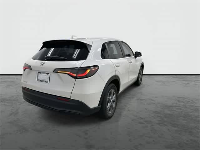2026 Honda HR-V LX photo 2