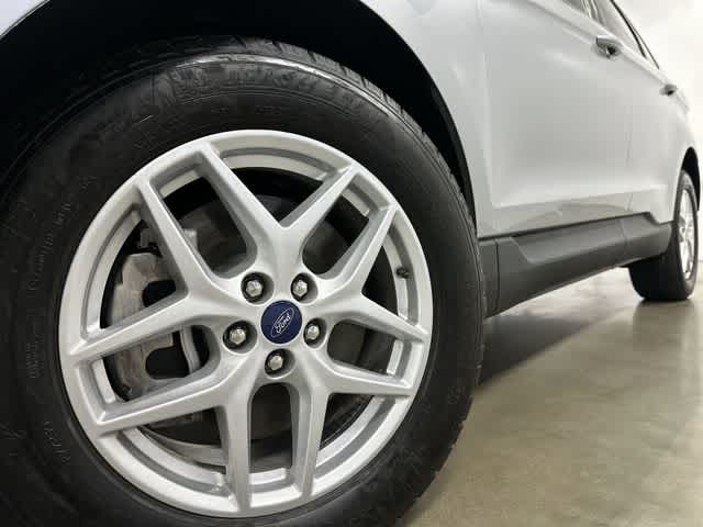 Thumbnail: 2022 Ford Edge - 28