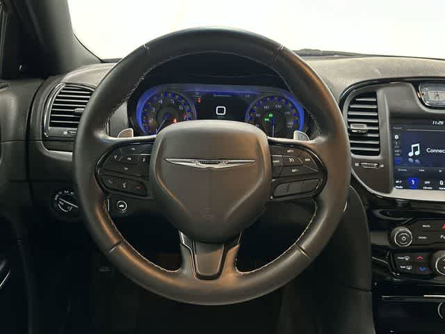 Thumbnail: 2018 Chrysler 300 - 15