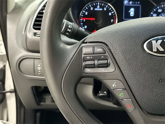 Thumbnail: 2018 Kia Forte - 17