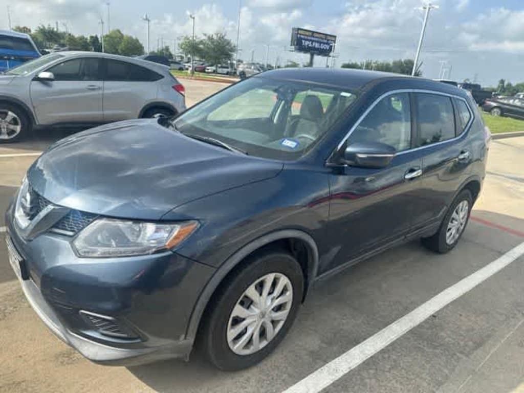 Used 2015 Nissan Rogue S SUV