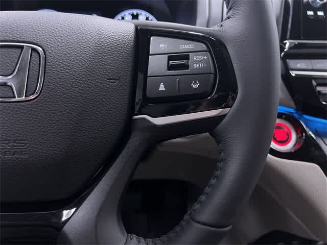 2025 Honda Odyssey Touring 19