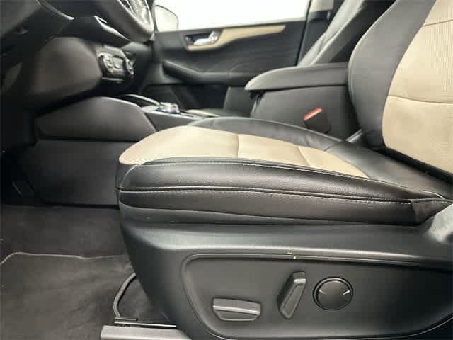 Thumbnail: 2021 Ford Escape - 27