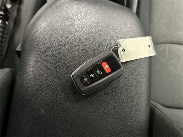 Thumbnail: 2019 Toyota RAV4 - 31