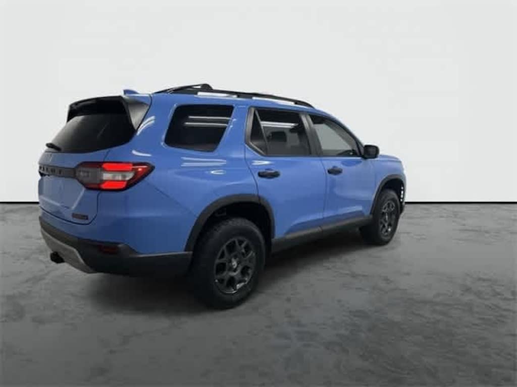 Used 2025 Honda Pilot TrailSport SUV