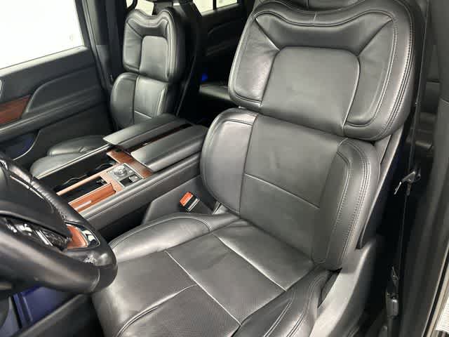 Thumbnail: 2024 Lincoln Navigator - 10