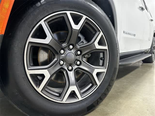 Thumbnail: 2023 Jeep Wagoneer - 29