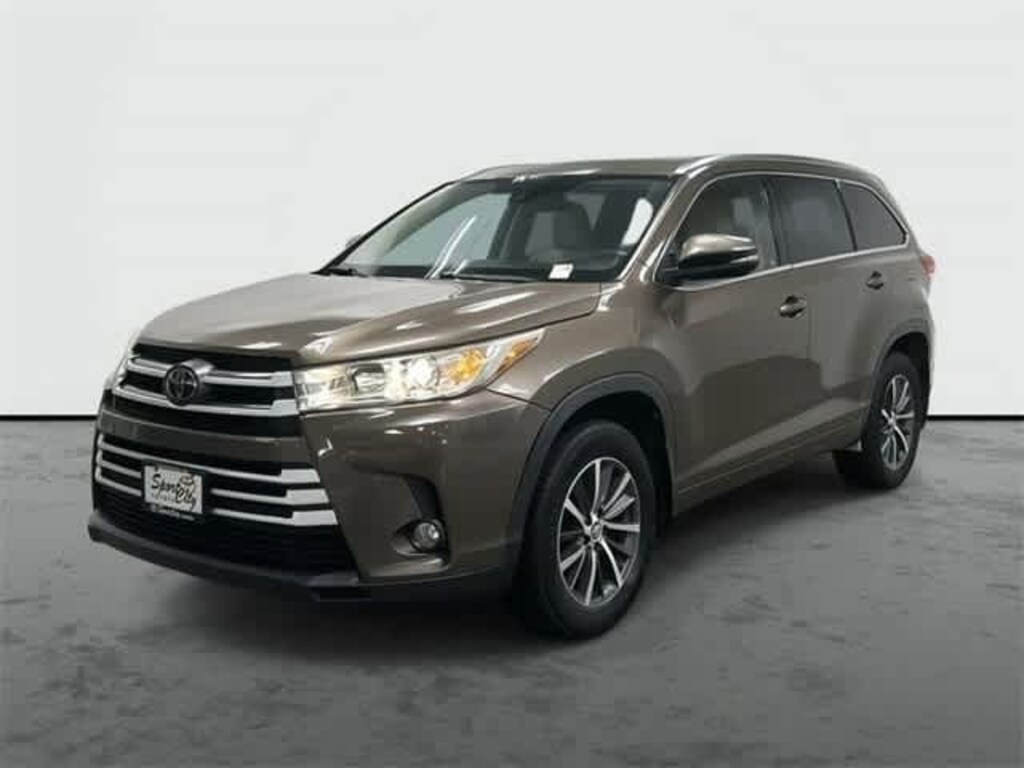 Used 2017 Toyota Highlander XLE V6 SUV