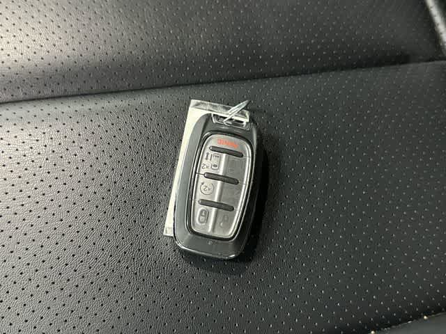 Thumbnail: 2025 Chrysler Pacifica - 32