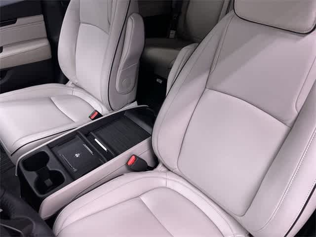 2025 Honda Odyssey Touring 10