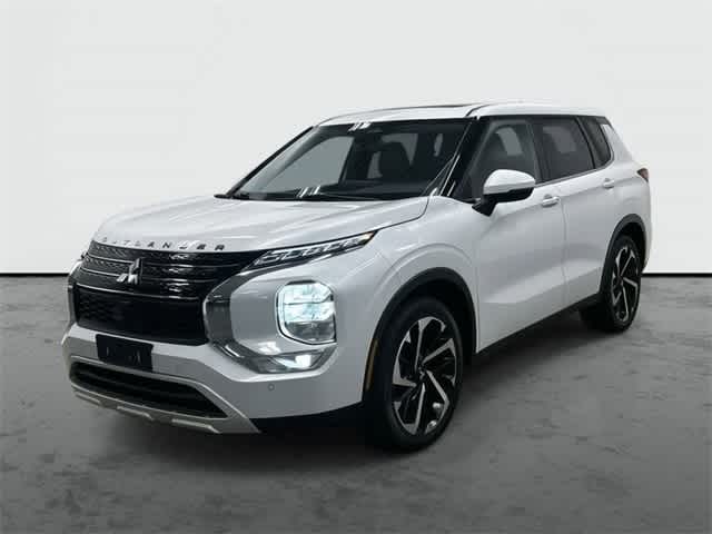 2023 Mitsubishi Outlander SE's photo