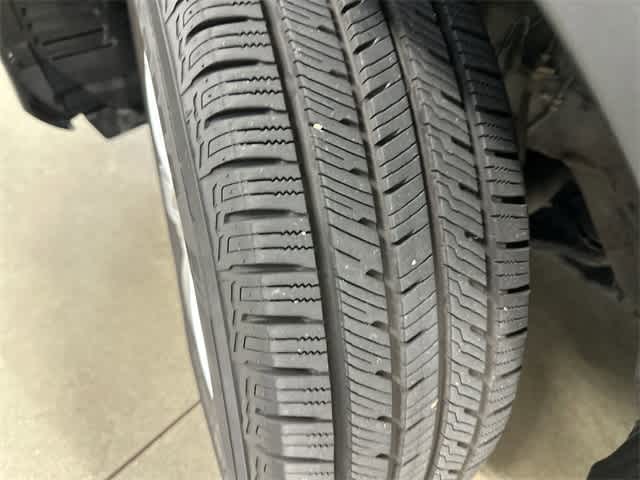 Thumbnail: 2015 Toyota RAV4 - 29