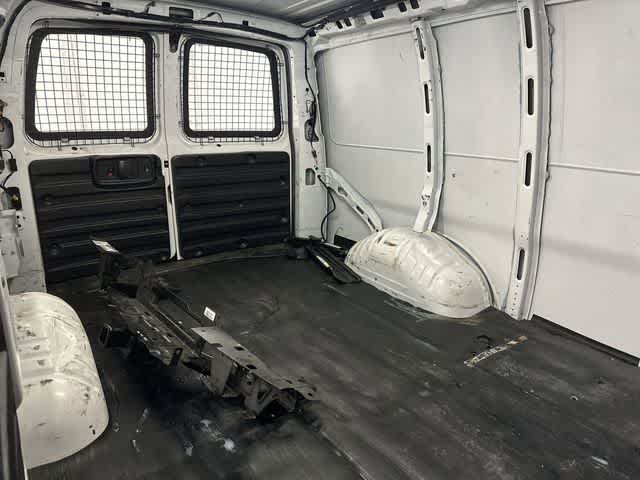 Thumbnail: 2018 GMC Savana - 11