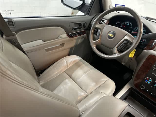 Thumbnail: 2013 Chevrolet Suburban - 12