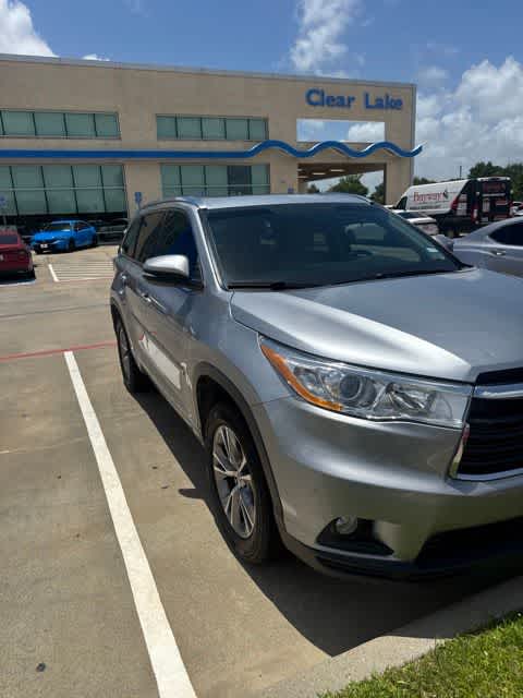 Thumbnail: 2014 Toyota Highlander - 2