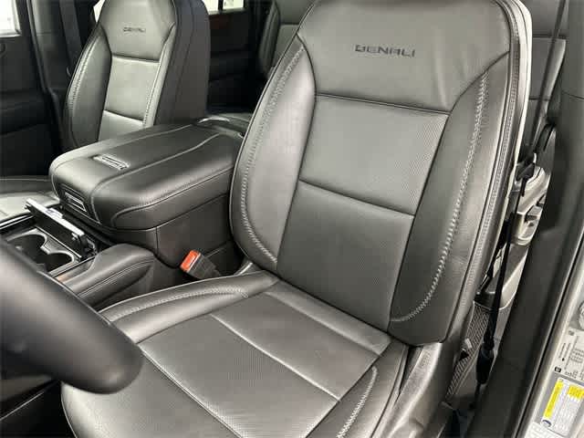 Thumbnail: 2025 GMC Yukon XL - 10