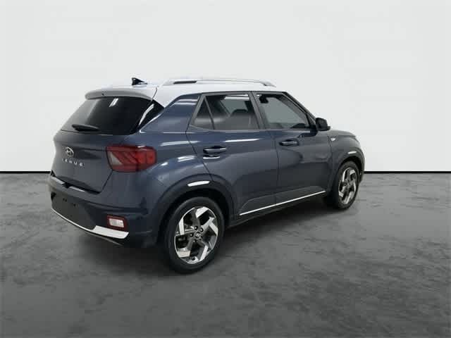 Thumbnail: 2022 Hyundai Venue - 4