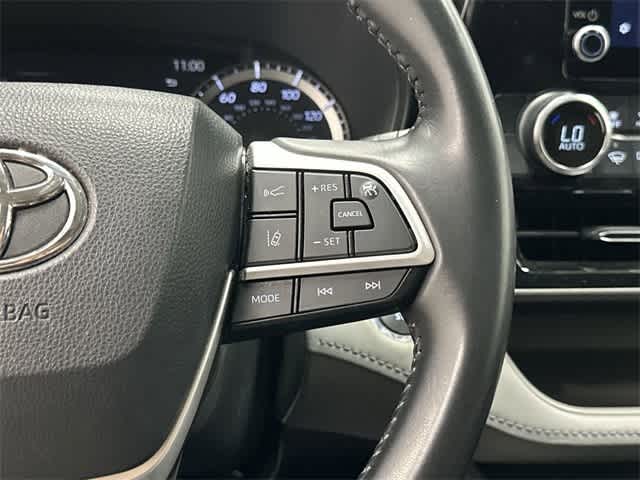 Thumbnail: 2023 Toyota Highlander - 17