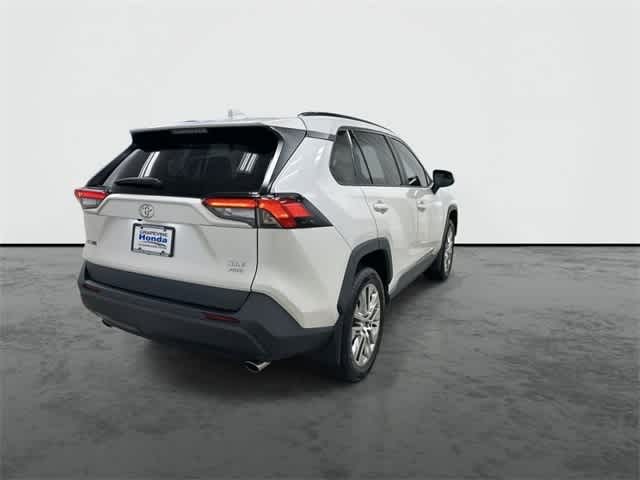 2021 Toyota RAV4 XLE Premium photo 3