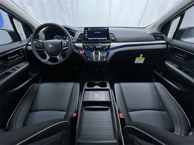 2025 Honda Odyssey Touring 13