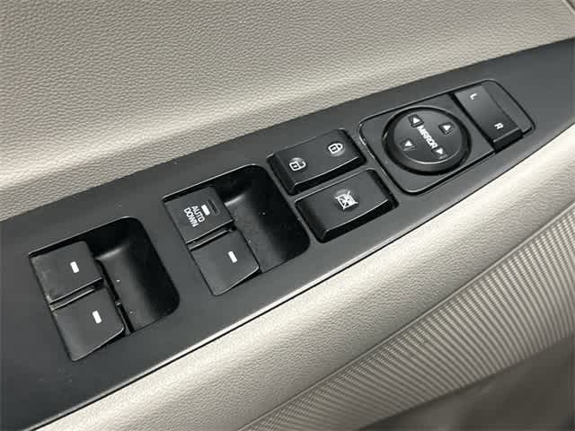 Thumbnail: 2019 Hyundai Tucson - 20