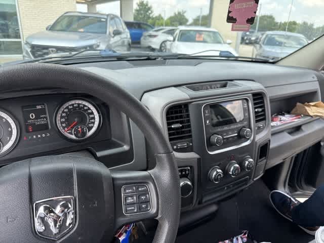 Thumbnail: 2020 RAM 1500 Classic - 3