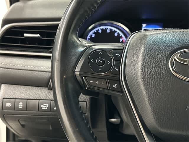 Thumbnail: 2020 Toyota Camry - 17