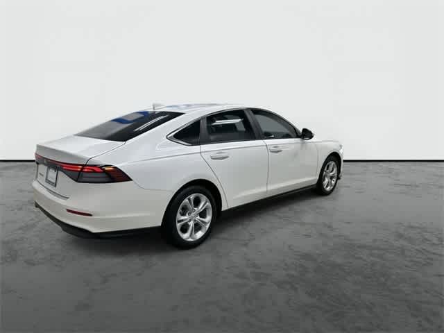 2025 Honda Accord LX photo 4