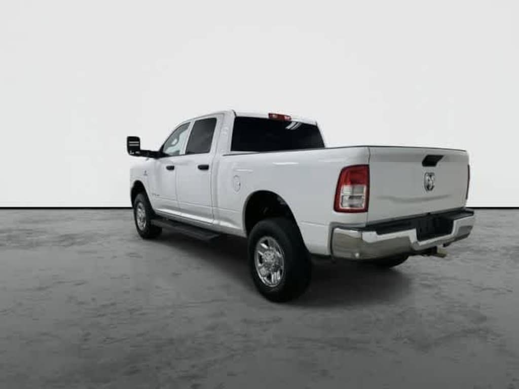 Camioneta Ram 2500 Tradesman de 2022 de segunda mano, con cabina doble
