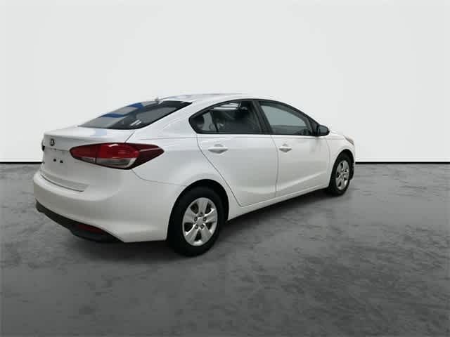 Thumbnail: 2018 Kia Forte - 4