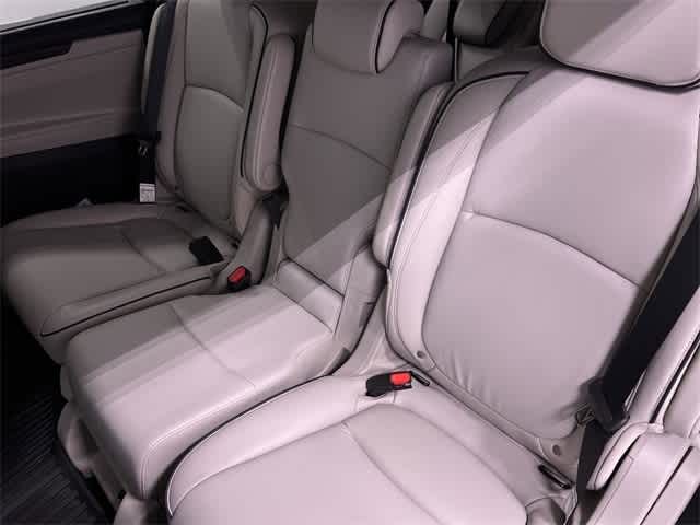 2025 Honda Odyssey Touring 11