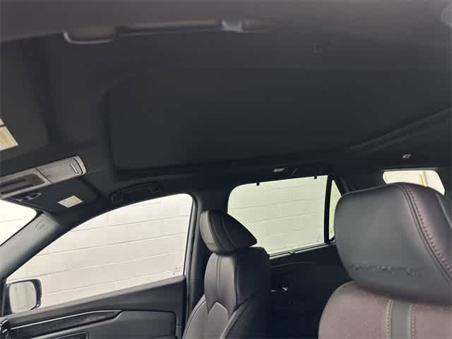 Thumbnail: 2025 Honda Pilot - 27