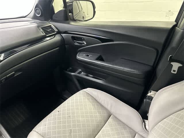 Thumbnail: 2019 Honda Passport - 13