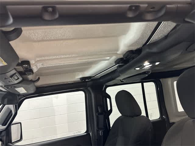 Thumbnail: 2020 Jeep Wrangler - 27