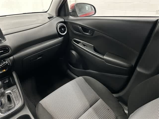 2023 Hyundai Kona SE 13