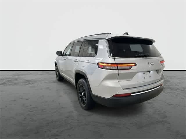Thumbnail: 2023 Jeep Grand Cherokee L - 2