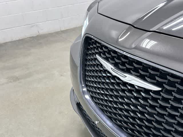 Thumbnail: 2018 Chrysler 300 - 31