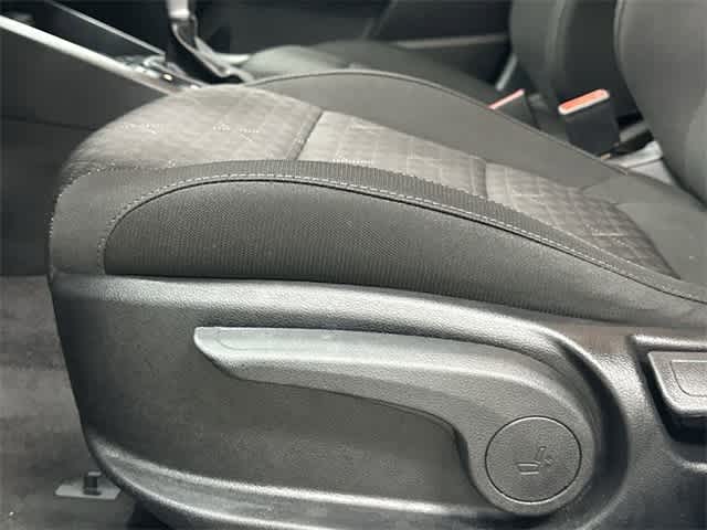 Thumbnail: 2023 Kia Rio - 26