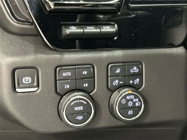 Thumbnail: 2024 Chevrolet Silverado 1500 - 18