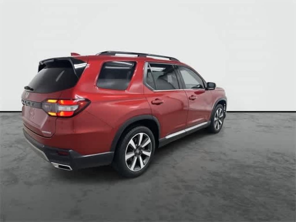 Certified 2025 Honda Pilot Touring SUV