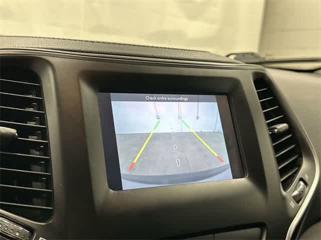 Thumbnail: 2019 Jeep Cherokee - 23