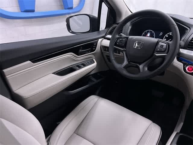 2025 Honda Odyssey Touring 12