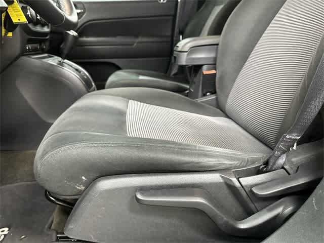 Thumbnail: 2017 Jeep Patriot - 24