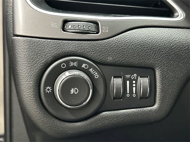 Thumbnail: 2019 Jeep Cherokee - 19